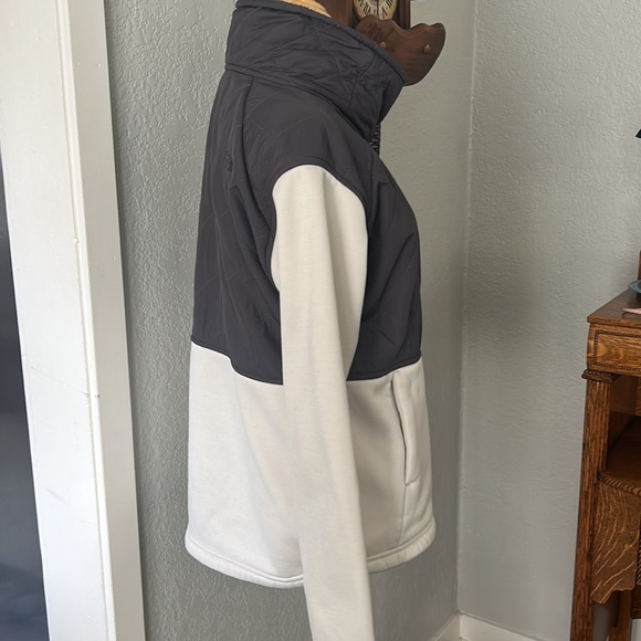 The North Face ivory/grey pullover woman’s size small - Picture 2 of 6